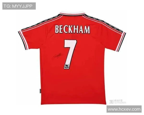 足球明星亲自签名球衣亮相西安引发球迷热潮